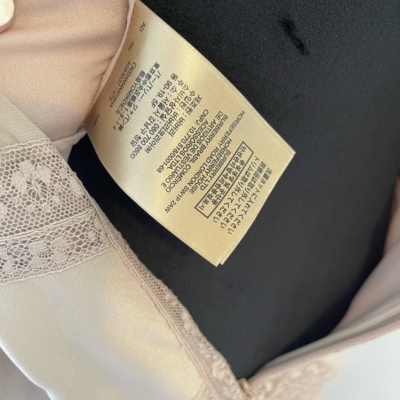 Women’s Burberry Silk Tan Long Sleeve Gown SZ: 10 - Picture 13 of 15